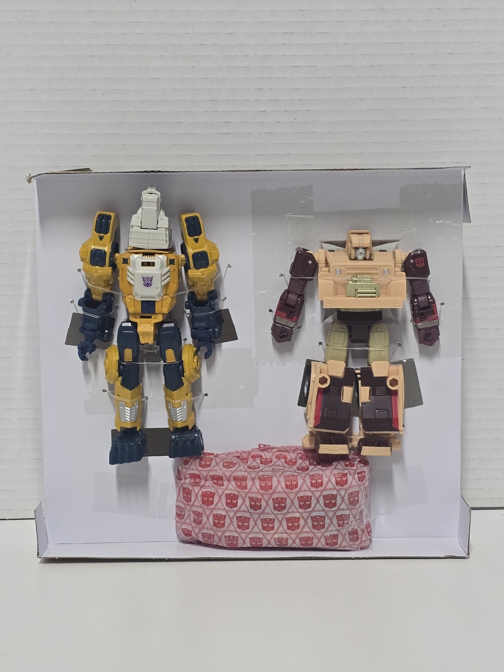 Transformers Legacy Evolution Detritus & Headmaster Wierdwolf @ToyBros